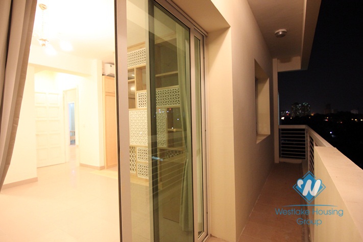 Brandnew E Tower apartment to rent in Ciputra, 153sqm, 3 bedrooms